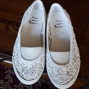 Girls flats